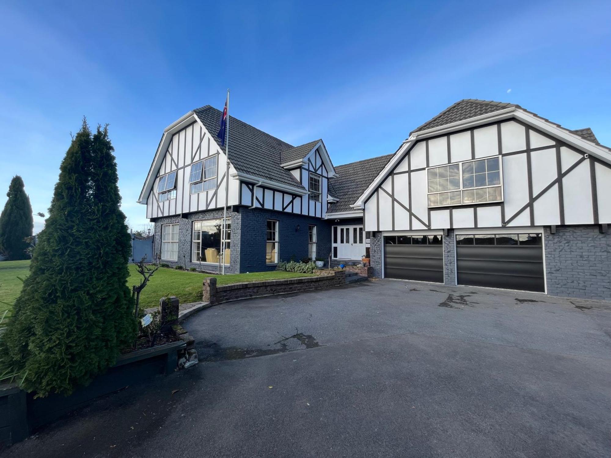 Tudor Manor Bed & Breakfast Paraparaumu Exterior photo